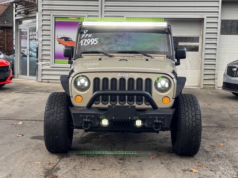 Used 2017 Jeep Wrangler Unlimited Sport w/ Connectivity Group image 8