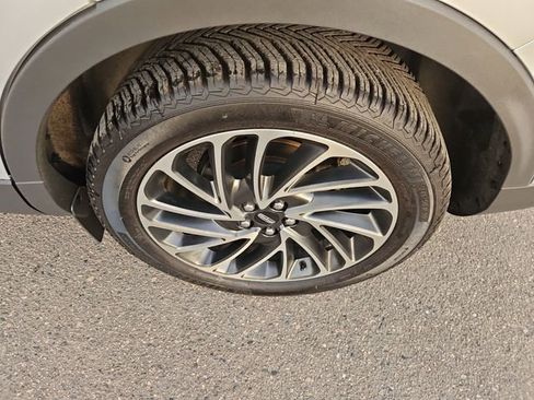 Used 2019 Lincoln Nautilus Reserve w/ Cargo Utility Package AWD/4WD image 16