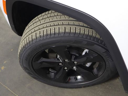 New 2026 Jeep Grand Cherokee Limited w/ Limited Altitude Package image 45