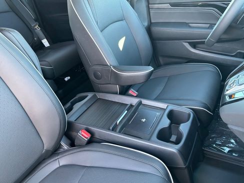New 2026 Honda Odyssey Elite image 8