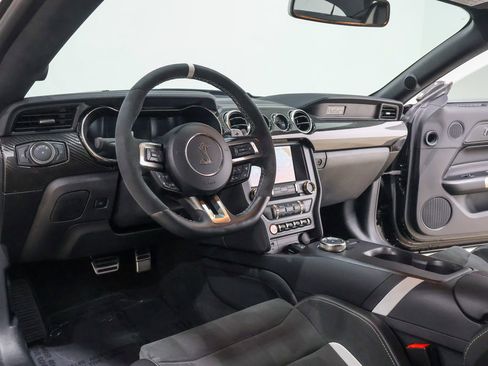 Used 2022 Ford Mustang Shelby GT500 w/ Carbon Fiber Track Pack RWD image 25