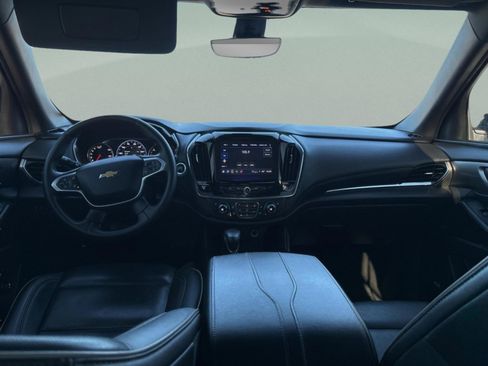 Used 2023 Chevrolet Traverse Premier image 9