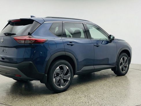 Used 2025 Nissan Rogue SV image 7