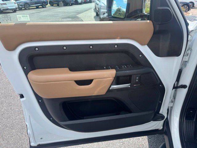 Used 2025 Land Rover Defender 110 S AWD/4WD image 15