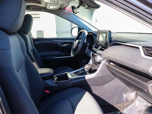 Used 2022 Toyota RAV4 XLE image 17