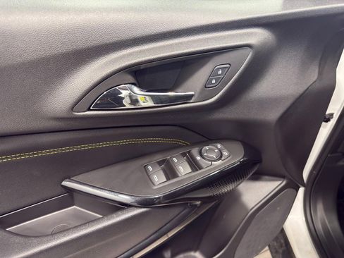 Used 2025 Chevrolet Trax ACTIV w/ Driver Confidence Package image 10