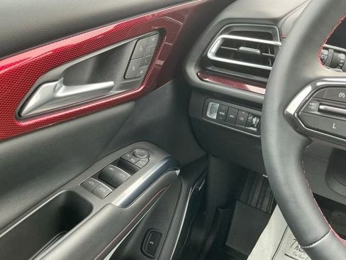 Used 2024 Chevrolet Traverse RS w/ LPO, Floor Liner Package image 27