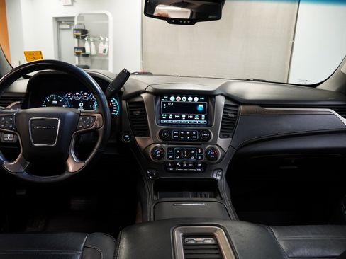 Used 2018 GMC Yukon Denali w/ Denali Ultimate Package image 10