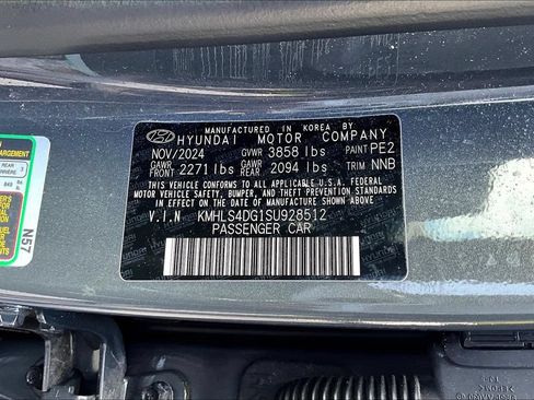 Used 2025 Hyundai Elantra SEL FWD image 15