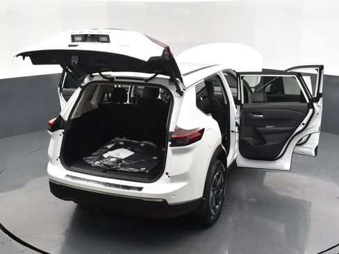 New 2026 Nissan Rogue SV image 29