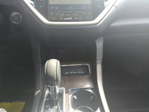 Used 2025 Subaru Ascent Touring AWD/4WD image 23