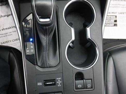 Used 2022 Toyota Highlander XLE image 28