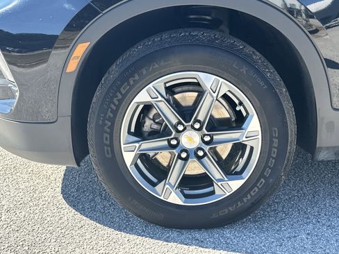 Used 2025 Chevrolet Blazer LT image 11