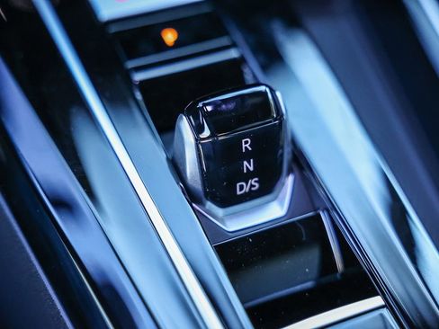 New 2025 Volkswagen GTI SE image 32