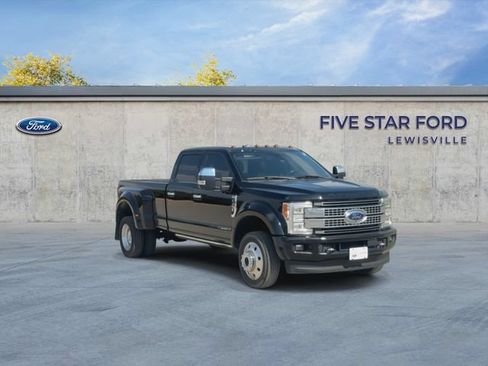 Used 2017 Ford F450 Platinum w/ Platinum Ultimate Package AWD/4WD image 2