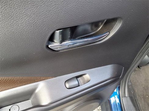 Certified 2020 Nissan Kicks SR image 17