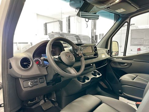 Used 2026 Mercedes-Benz Sprinter 144 Cargo image 10