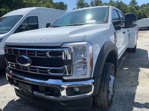 New 2025 Ford F450 XL w/ XL Chrome Package image 13