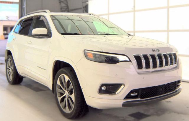 Used 2019 Jeep Cherokee Overland w/ Technology Group AWD/4WD image 4