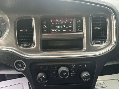 Used 2012 Dodge Charger SE RWD image 12