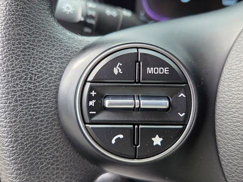 Used 2025 Kia Soul LX image 24