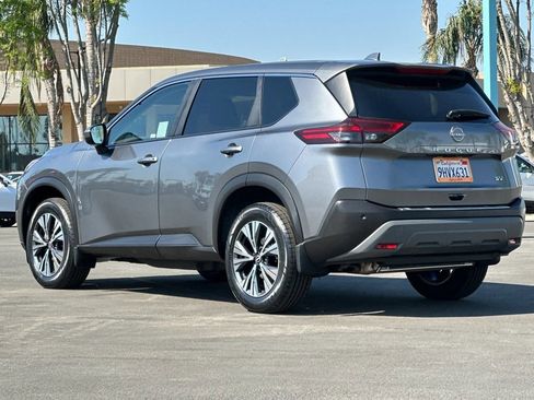 Used 2023 Nissan Rogue SV image 6