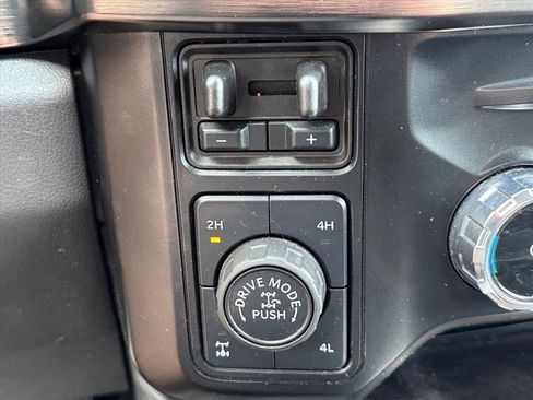 Used 2024 Ford F250 Lariat w/ Lariat Ultimate Package AWD/4WD image 24