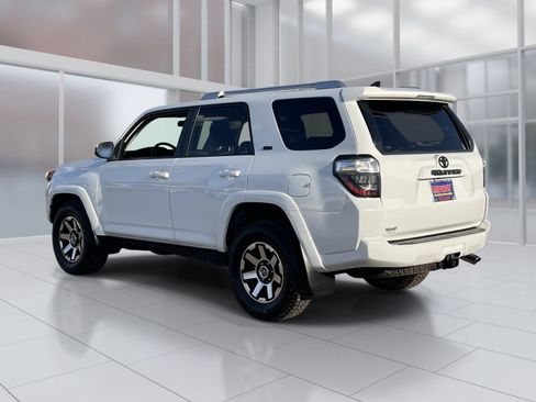 Used 2016 Toyota 4Runner SR5 RWD image 4