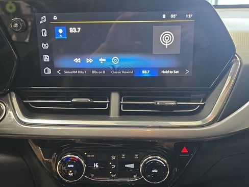 Used 2024 Chevrolet Trax ACTIV w/ Sunroof Package FWD image 21