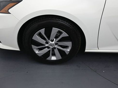 Used 2022 Nissan Altima 2.5 S image 9