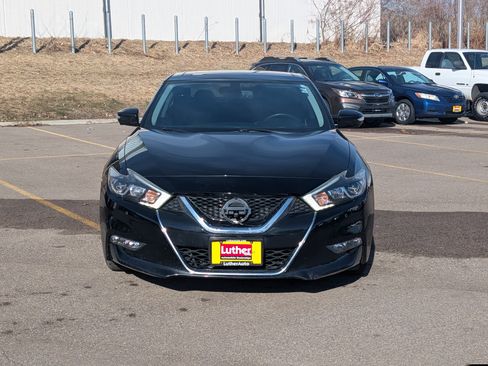 Used 2018 Nissan Maxima Platinum image 2