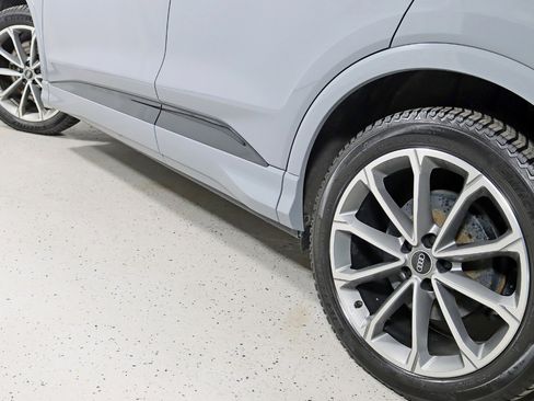 Used 2022 Audi Q4 e-tron Premium Plus image 12