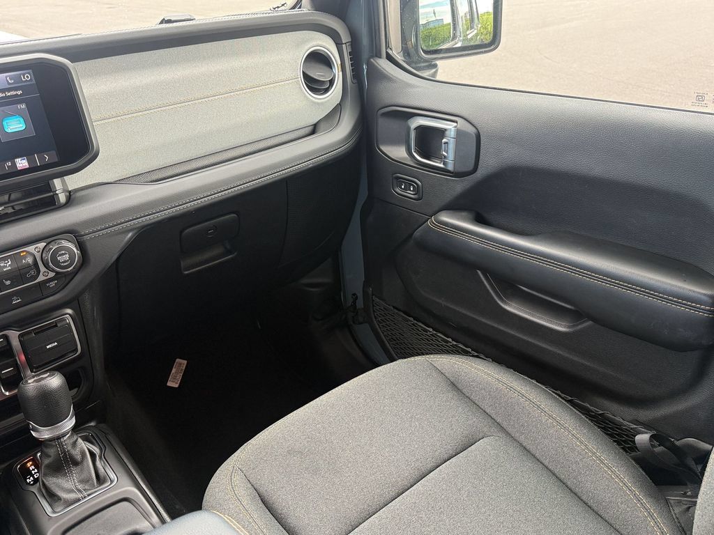 Used 2026 Jeep Wrangler Unlimited Sahara AWD/4WD image 16