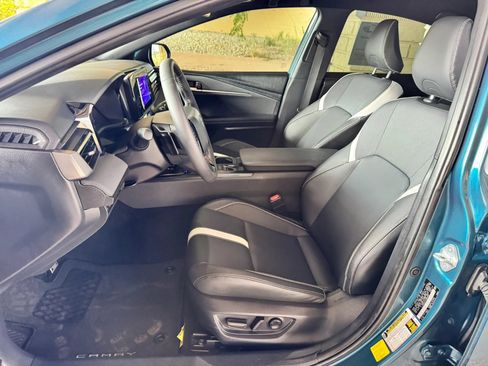 Used 2025 Toyota Camry SE w/ Convenience Package FWD image 11