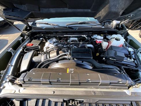 Used 2025 GMC Sierra 2500 SLT AWD/4WD image 13