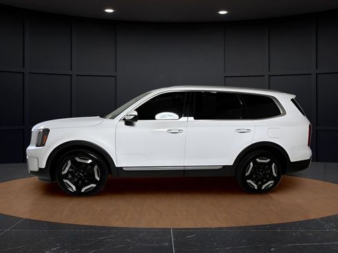 Used 2024 Kia Telluride S AWD/4WD image 4