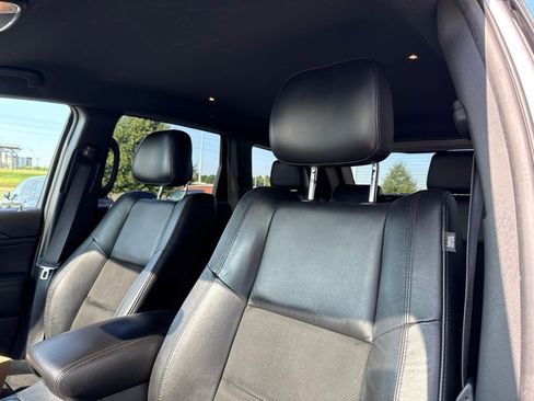 Used 2019 Jeep Grand Cherokee Altitude AWD/4WD image 10