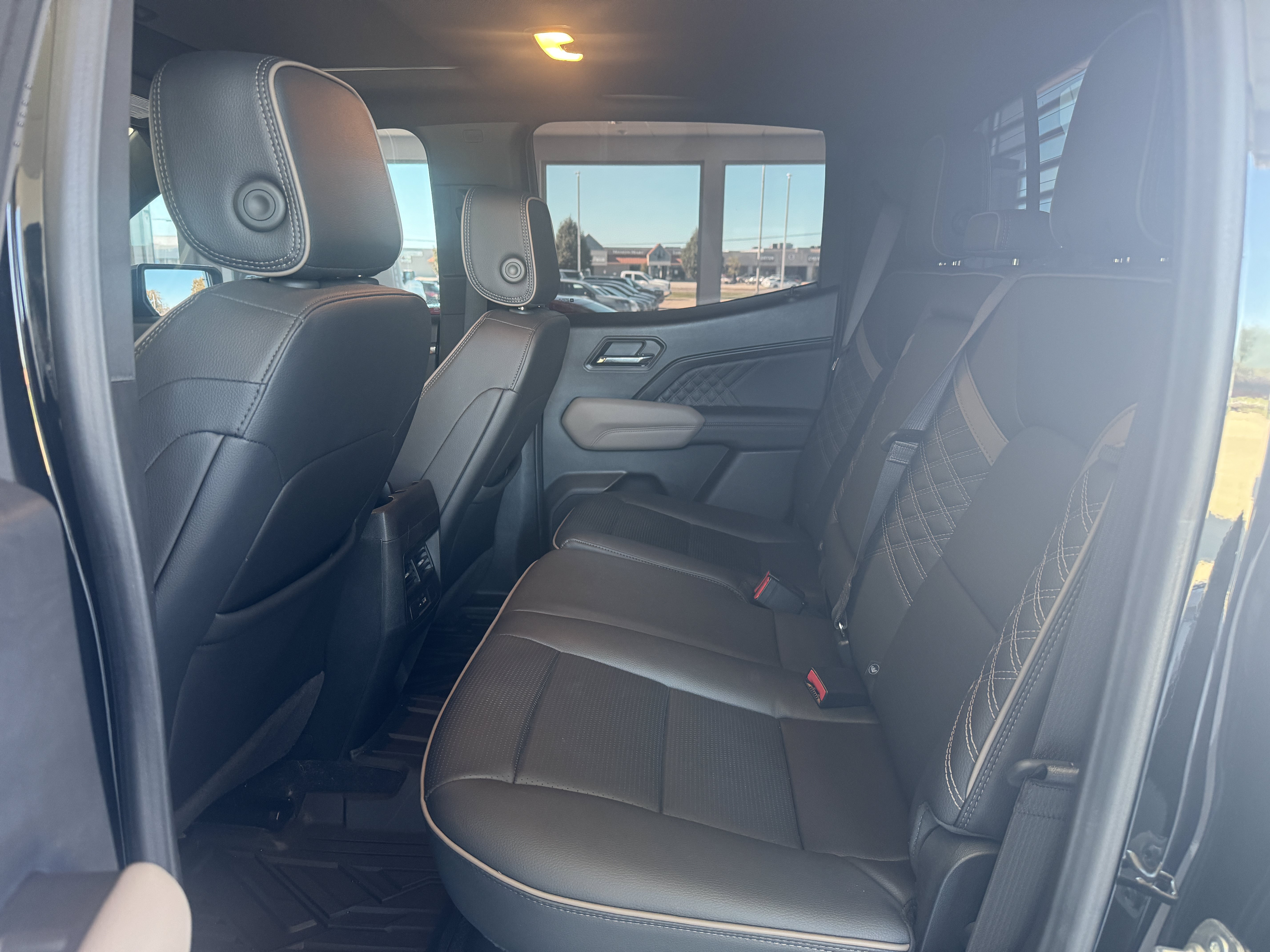 Used 2025 GMC Canyon Denali w/ LPO, Denali Black Edition AWD/4WD image 19