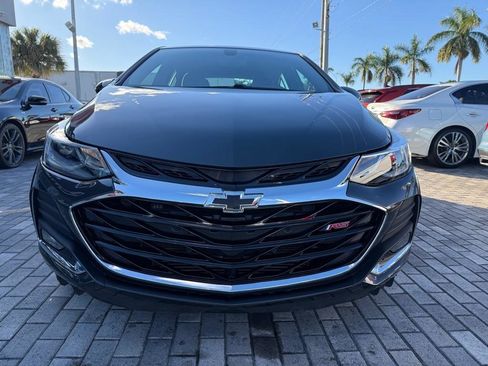Used 2019 Chevrolet Cruze LT w/ Convenience Package image 2