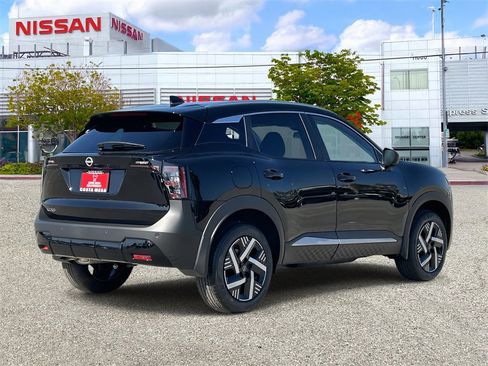 New 2026 Nissan Kicks SV w/ SV Premium Package image 4