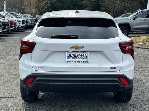 New 2026 Chevrolet Trax LS w/ LS Convenience Package image 3