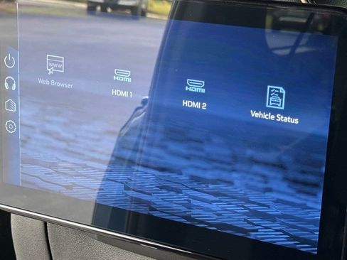 New 2025 Chevrolet Suburban Premier image 11