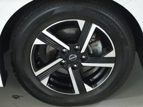 Certified 2024 Nissan Sentra SV FWD image 10