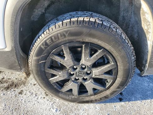 Used 2023 GMC Acadia SLE w/ Driver Convenience Package image 31