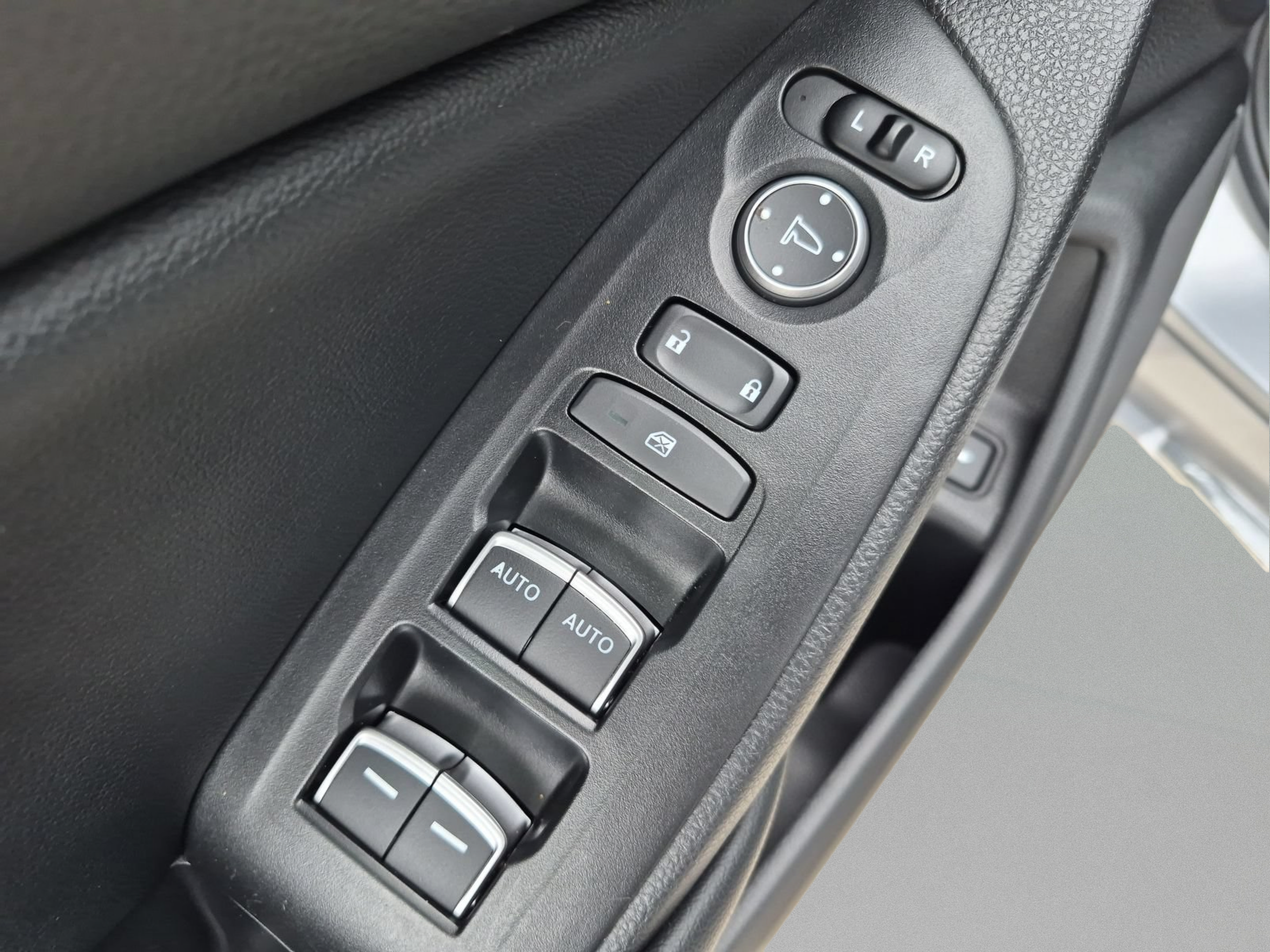 Used 2021 Honda Accord Touring image 16