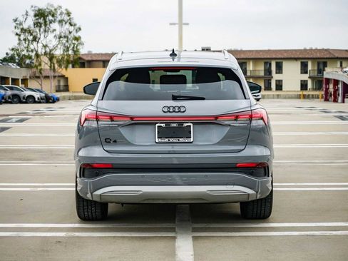 Used 2023 Audi Q4 e-tron Premium w/ Convenience Package image 3