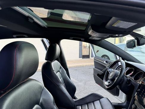 Used 2020 Volkswagen GTI SE FWD image 14