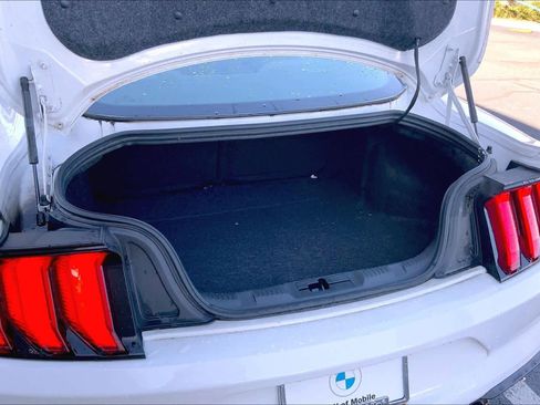 Used 2018 Ford Mustang Coupe image 33