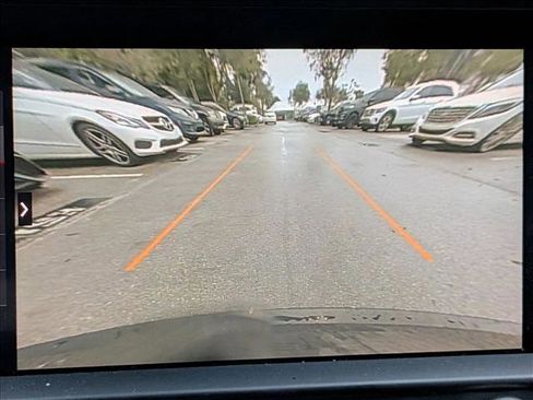 Used 2021 Porsche Macan image 11