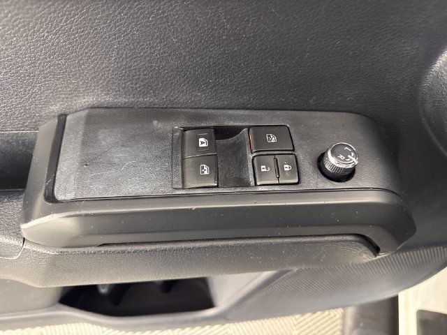 Used 2017 Toyota Tacoma SR AWD/4WD image 24